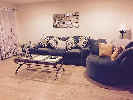 Rented by Bahar Management | media 22