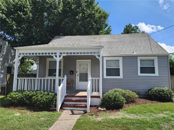 3207 Winchester Dr, Portsmouth, VA 23707