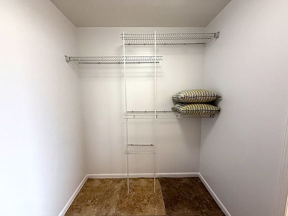 5th image of 630 NE 37th St #1W