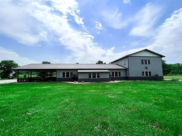 6038 McCarty Rd, Kinmundy, IL 62854