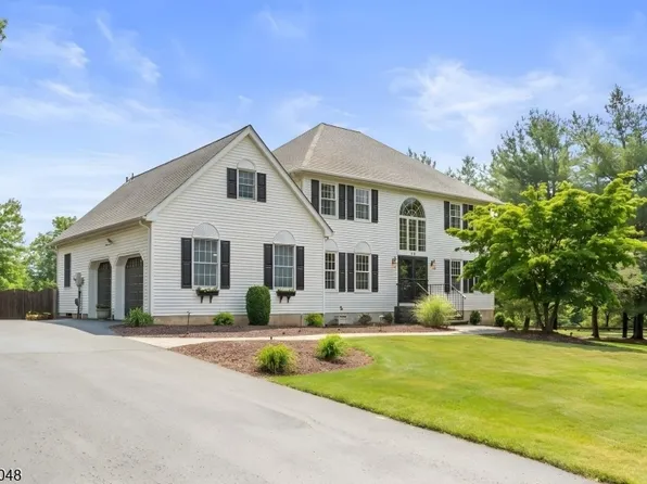 24 Powelson Dr, Hillsborough Twp., NJ 08844