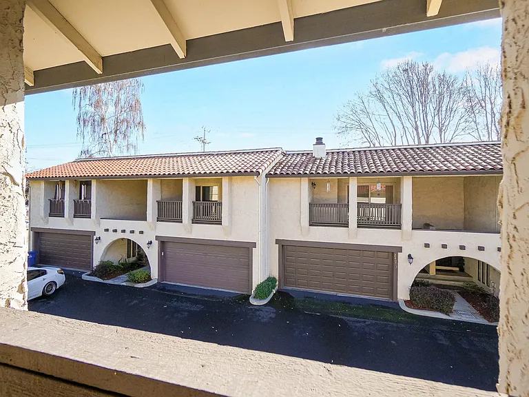 24054 La Paz Way — Photo 33