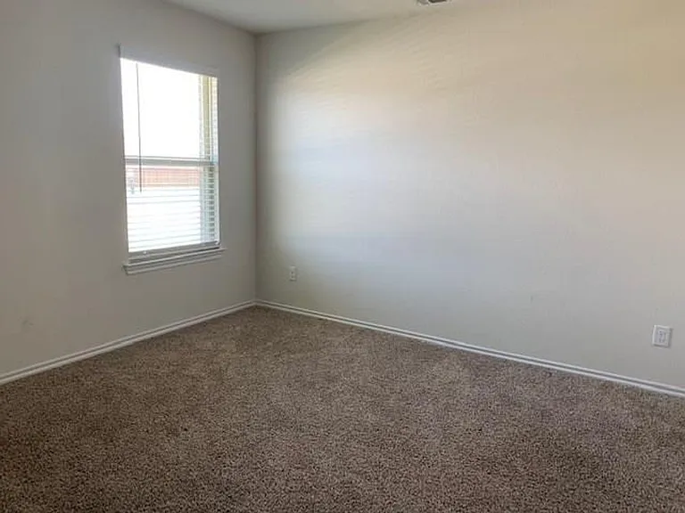 814 Rustic Meadows Trl — Photo 9