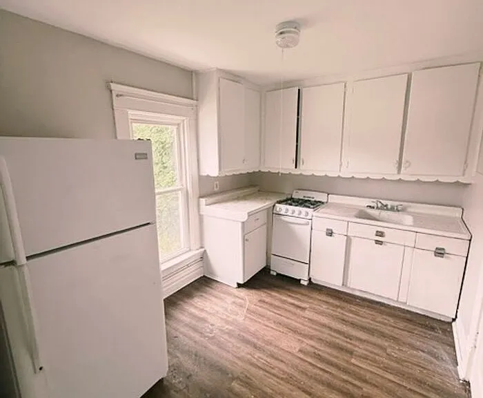 208 W Oakland Ave #B — Photo 3