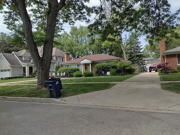 2nd image of 682 Deerpath Dr