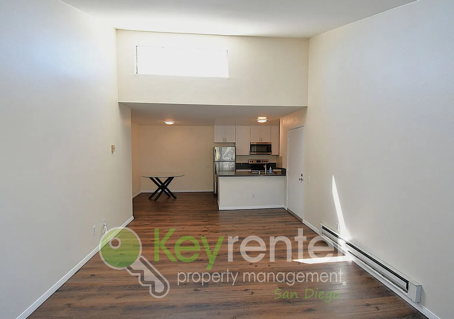 Upstairs unit | Serra Mesa Near Mission Valley | Minutes to I-15, I-805 & I-8 — Photo 4