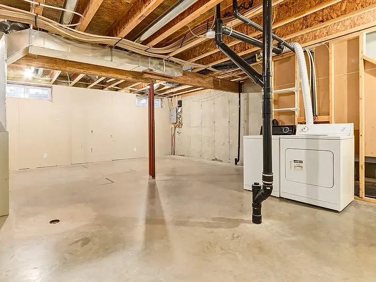 27 Halman Cres #29-RED — Photo 10