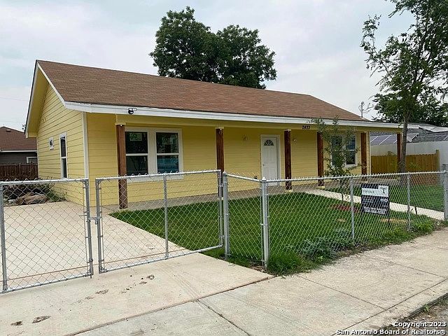 1st image of 2423 Chihuahua St