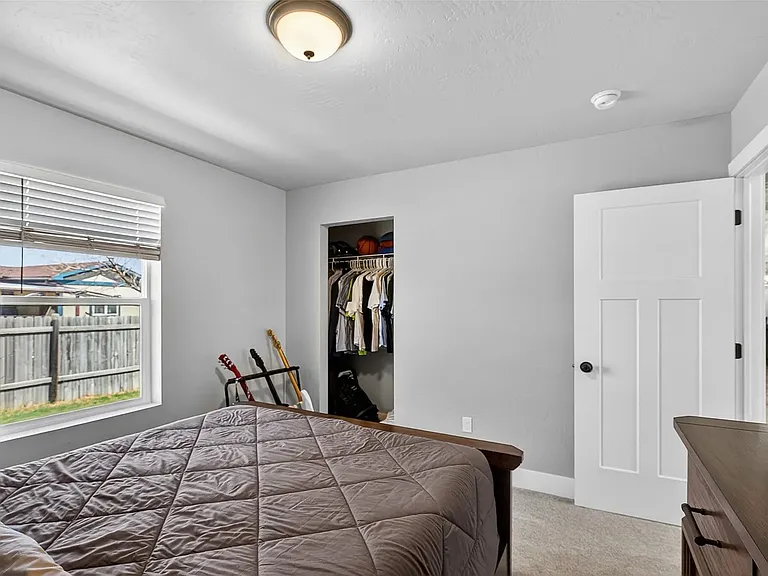 1119 Harrison St — Photo 14