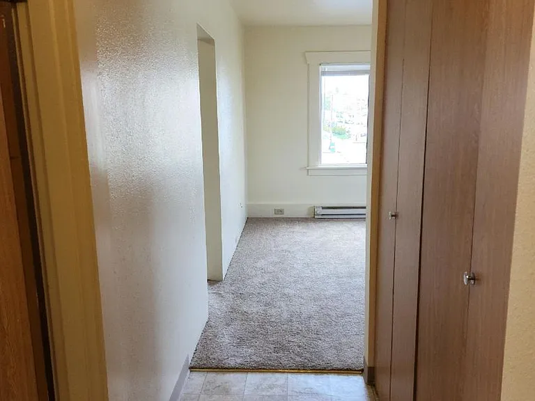 Florence Apartments — Photo 9
