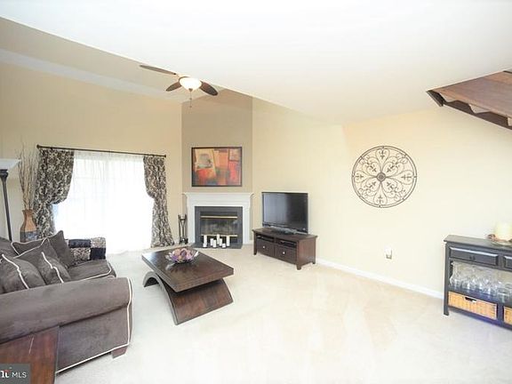 5th image of 443 Westridge Dr
