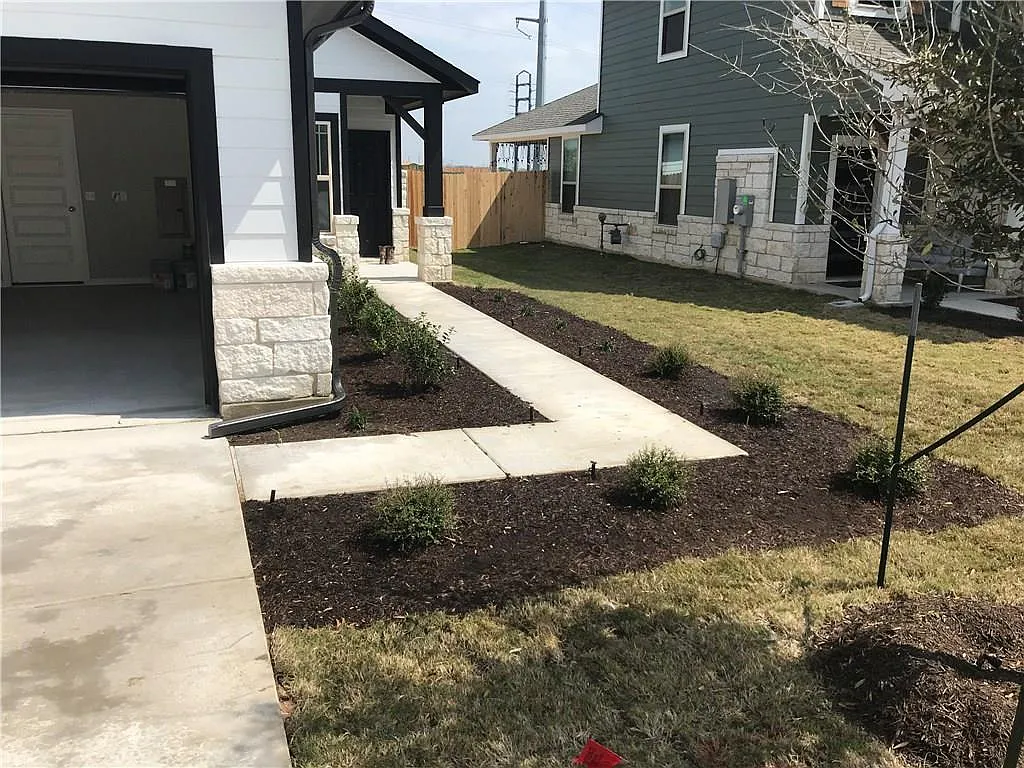 Building Photo - 1308 Hazleton Cv