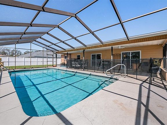 2nd image of 11224 Sheffield Rd