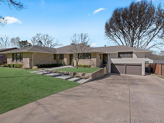 2nd image of 3138 S Zunis Pl