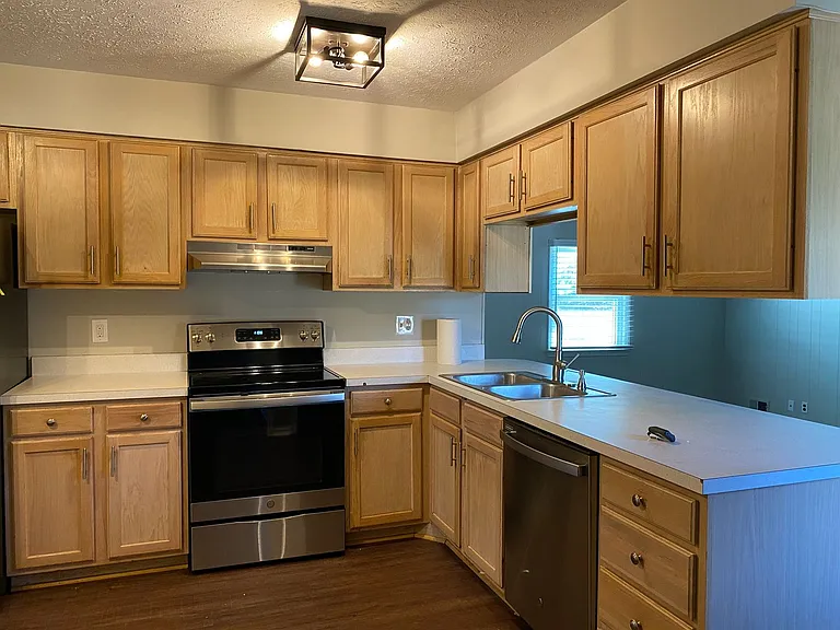 6802 Penwern Ct — Photo 9