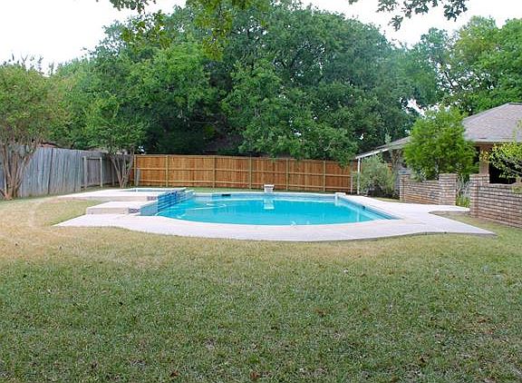 4th image of 2703 Emerald Hill Dr