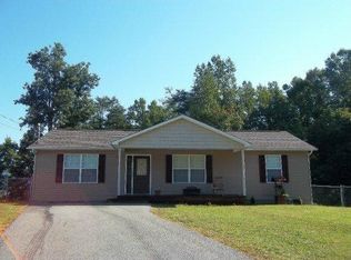 144 Chase Ln, Jacksboro, TN 37757