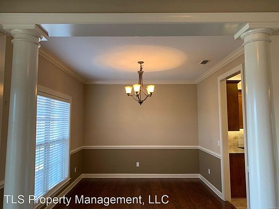 3rd image of 207 W Sommer Oak Dr