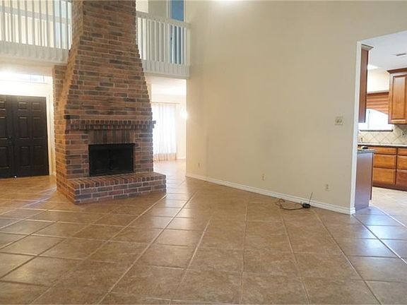 4th image of 1903 Coronado St