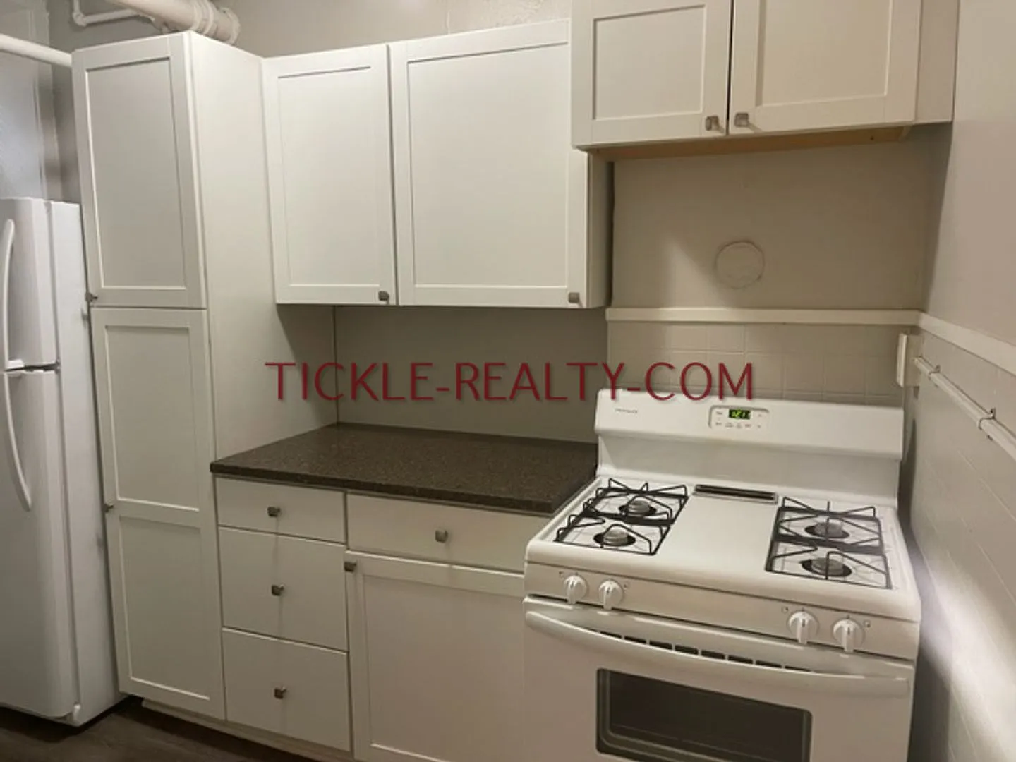 The Benson Apartment Building — Photo 4