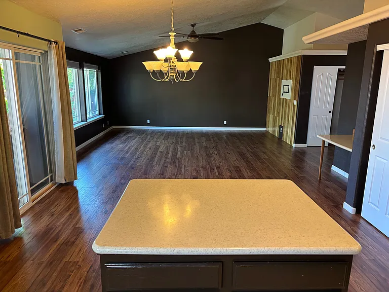 2700 SW Acres Rd — Photo 6