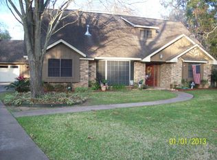 122 Begonia St, Lake Jackson, TX 77566