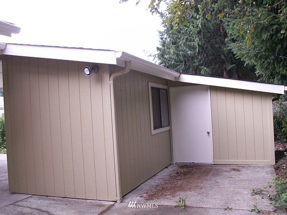 3rd image of 534 Silver Meadow Lane NW #20