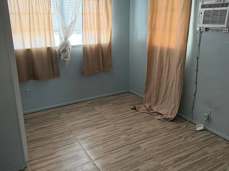 820 SW 1st Pl — Photo 6