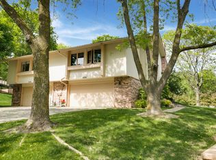 6856 Buckingham Rd, Woodbury, MN 55125