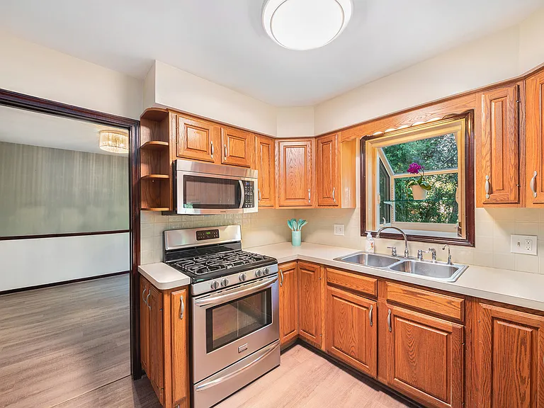 2205 Highlander Dr SE — Photo 8