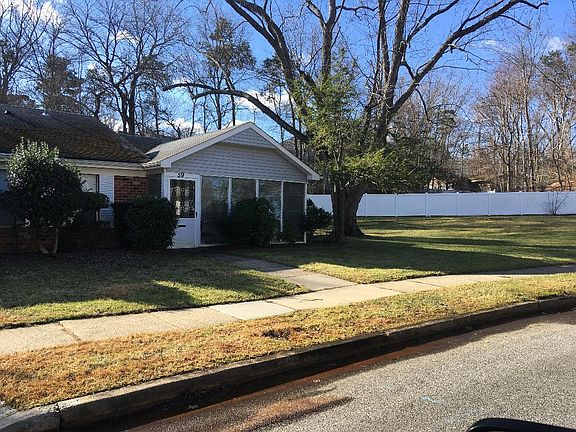 2nd image of 59 Hedge Dr #1000