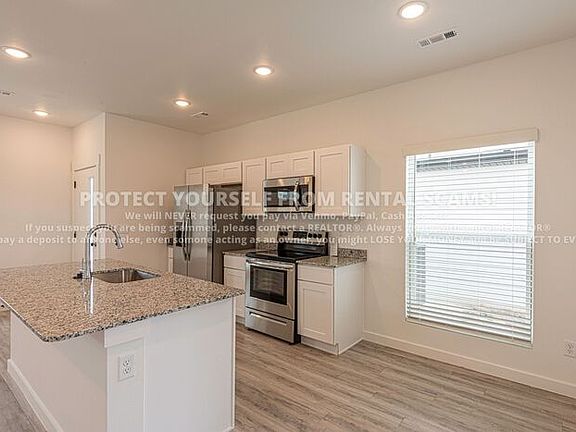 4th image of 621 Saint Charles Pl
