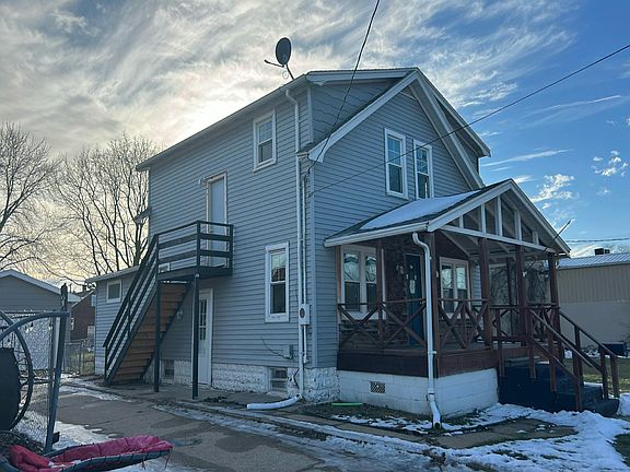 3rd image of 916 Ingersoll Pl