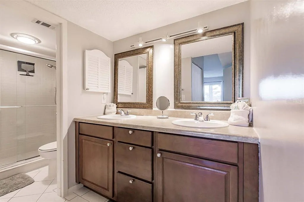 2 bed, 2.0 bath, 1163 sqft, $8,400 — Photo 4