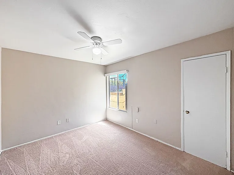 SD: Comfortable 3BD/1.5BA Apartment in Normal Heights with Reserved Parking — Photo 10