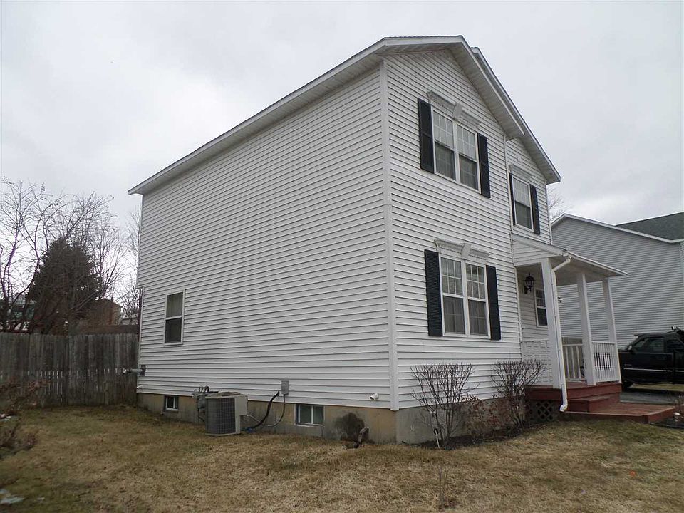 1st image of 8 Andrew Dr