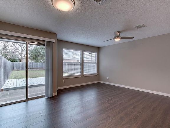 5th image of 5305 Roosevelt Ave #B