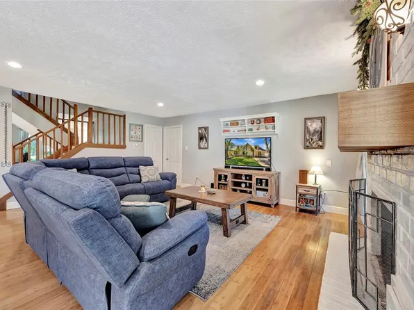 9802 Sagecourt Drive, Houston, TX 77089