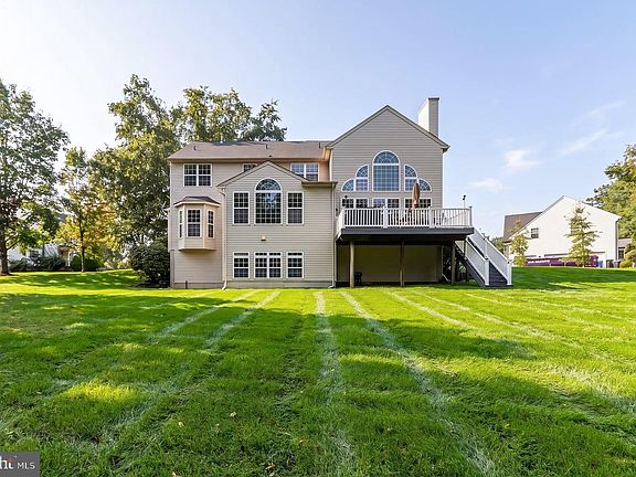 2nd image of 229 Jennings Ct