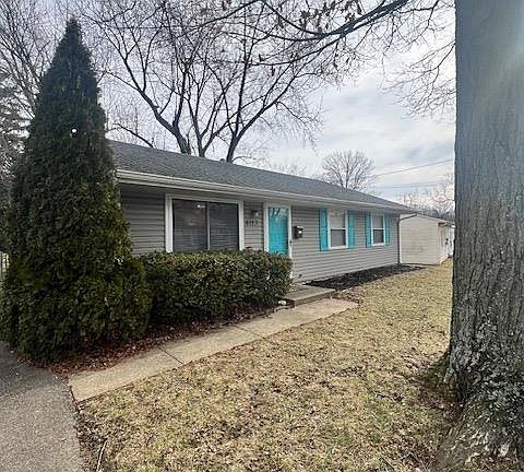 3rd image of 4183 Beavercreek Cir