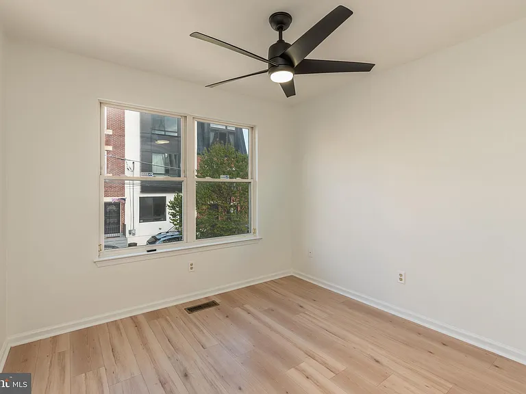 1330 N Hancock St — Photo 33