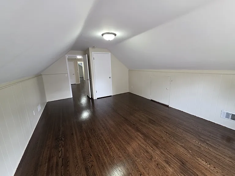 Bedroom 5 or a bonus room
