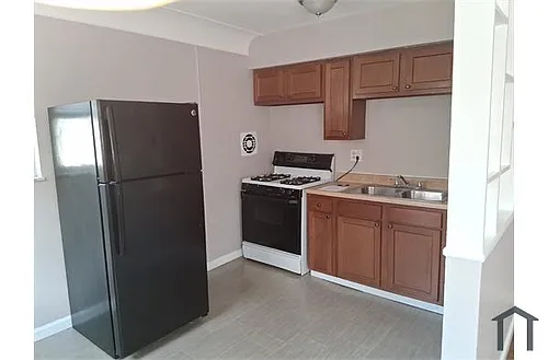 4824 Stewart Ave #1 Photo 1