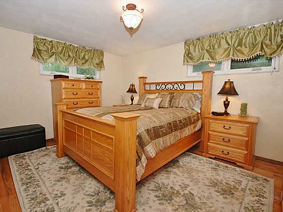 5th image of 7096 Dumbarton Pl