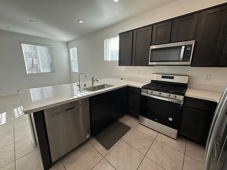 1132 Heliodor Ave — Photo 19