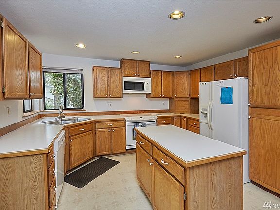 4th image of 9514 131st St NW