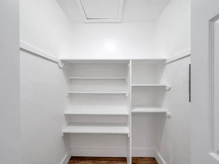 2366 Shelley St #14 — Photo 22