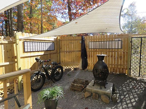 4th image of 1044 Maynard Dr