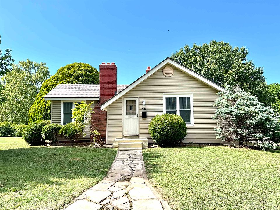 1st image of 900 Circle Dr