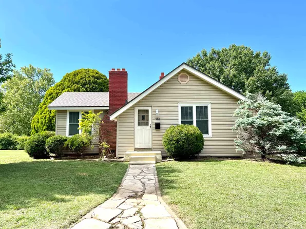 900 Circle Dr, Arkansas City, KS 67005